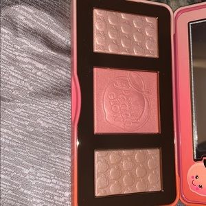 Too Faced sweet Peach Glow